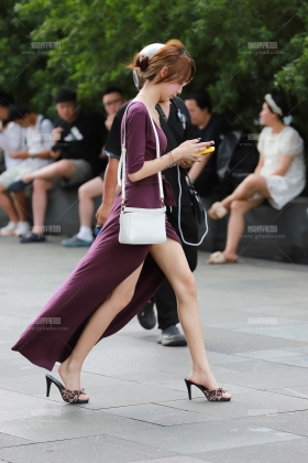 时尚豹纹高跟拖鞋