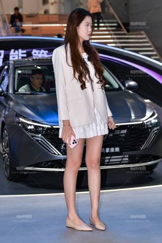 平底鞋美腿主播 251126-78