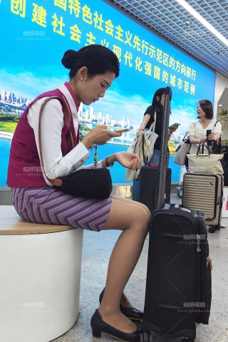4K视频南航空姐肉丝美腿高跟形象身材很赞