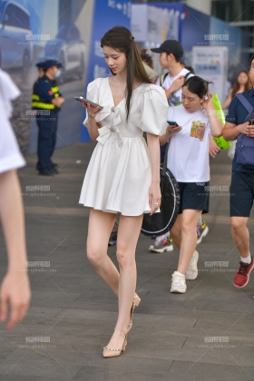 板板酱白裙柳钉鞋 250601-56