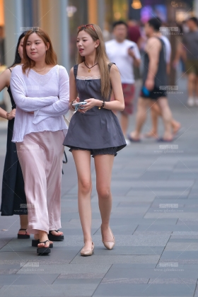 平底鞋小姐姐 250617-59