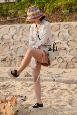 海南站-难得一见沙滩肉丝美女119P