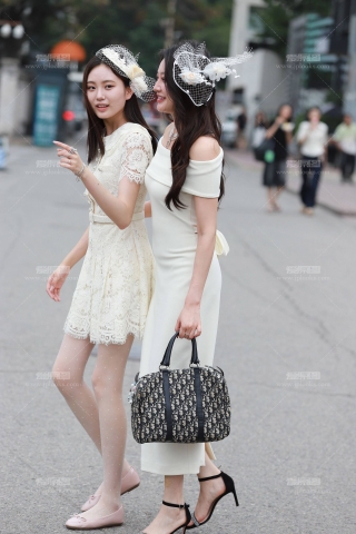 时装周两位小仙女