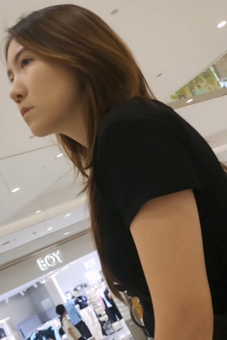 靓女的健美丰满长腿+自扣肌肉白腿的运动美女lndfmc12433