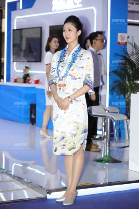 海航空姐气质美丽并存灰si海天祥云细高跟养眼