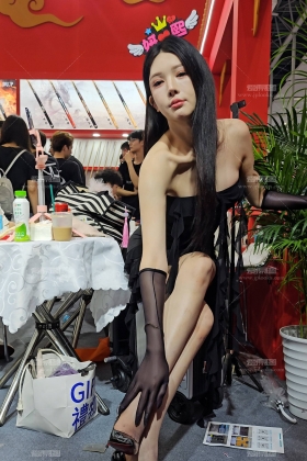 台球展妍熙美腿高跟手机4K-5min