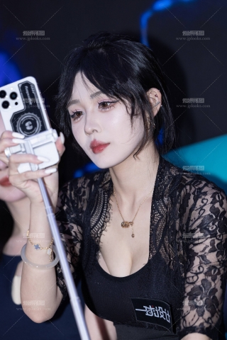 LB097-96P 杭州台球展-百万网红车模小雯baby美胸黑丝坐姿篇