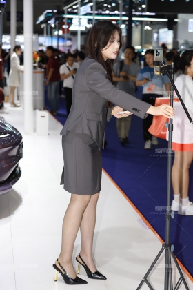 智己制服黑丝主播【套图➕单反视频】