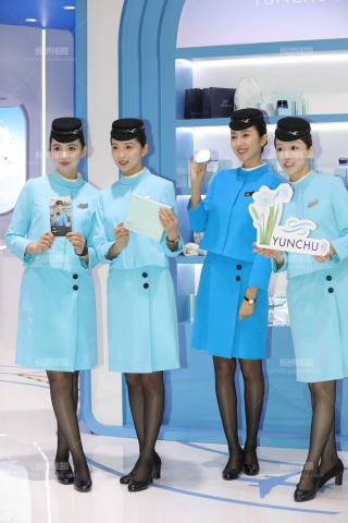都说空姐颜值看厦航-群丝合影集