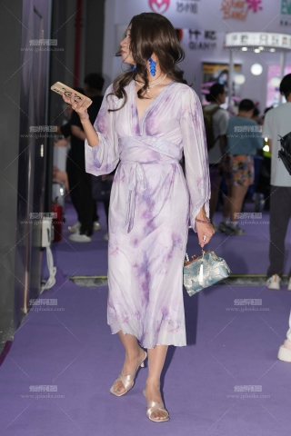 看走眼拍到重口味肉丝凉拖想吐26P