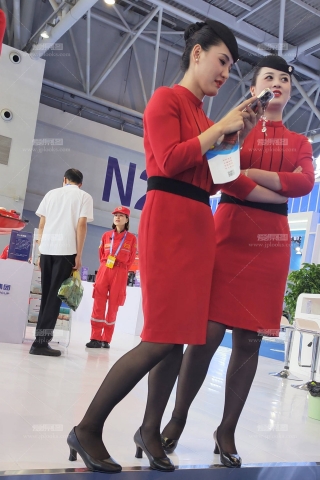4K视频非CATA空姐展会川航黑丝高跟空姐