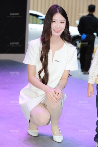 清纯可爱肉丝礼仪【套图➕视频】