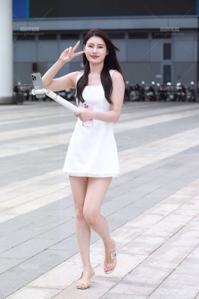 白色连衣裙选美冠军网红-阮依依