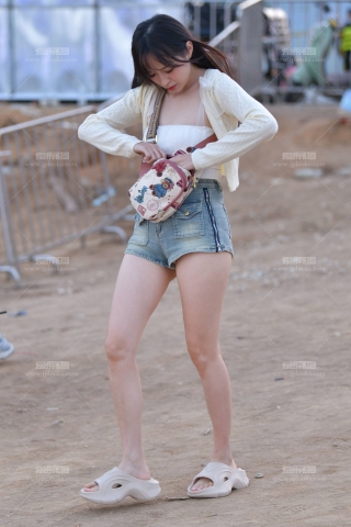 热裤美腿 260101-55