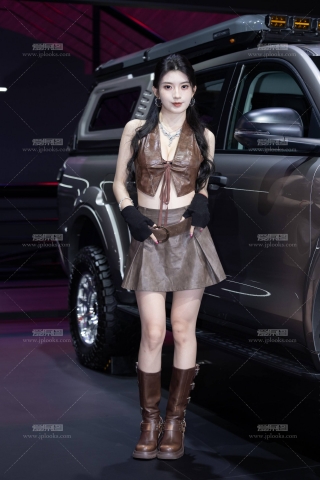 LB124-97P 成都车展-性感深V美胸车模网红BB酱【套图+视频】