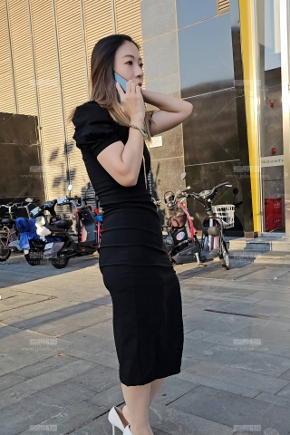 4-轻熟肉丝站着打电话挑鞋视频收官4K6min