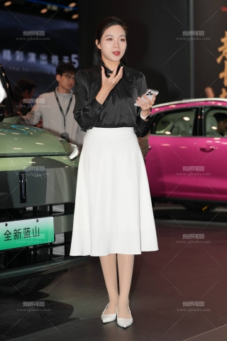 广州站-自媒体美女肉丝白高跟74P视相机8K8min