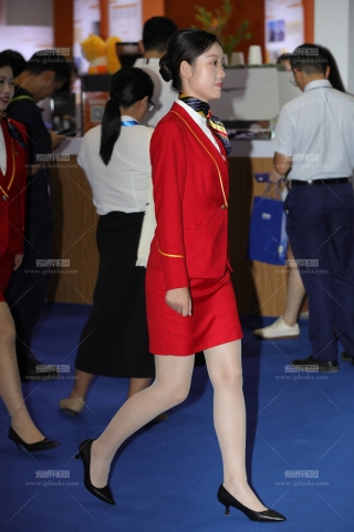 轻熟物业案场客服肉丝美腿高跟