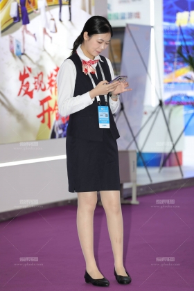 某地方银行小姐姐高挑美腿肉丝制服