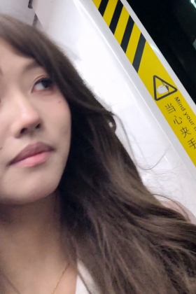 少女洛丽塔蕾丝花边裙与蕾丝白丝袜细长美腿2xjlltfgdxc