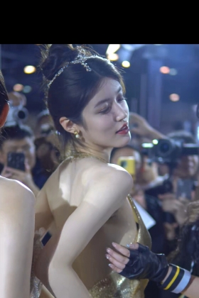 苏老师这美背不去拔罐可惜了