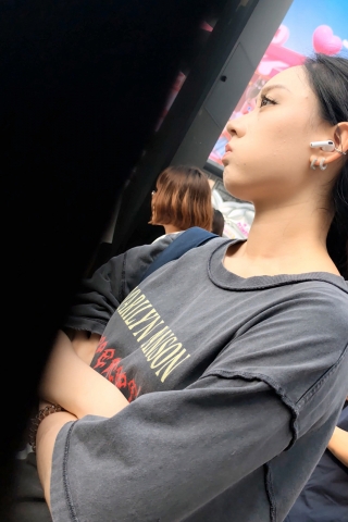 街头靓女的美长腿gdg3526