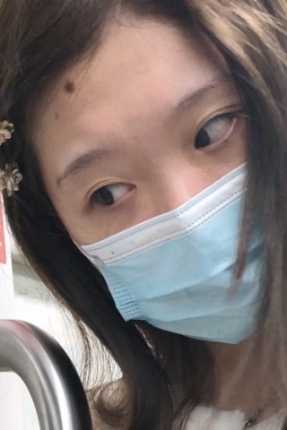 白净妹子的短牛仔肉长腿4psmndnz