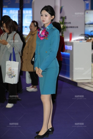 民航大学小姐姐肉丝制服形象身材在线