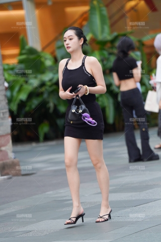 250814-4黑裙高跟