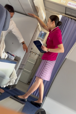 认真的女人最美-南航空姐