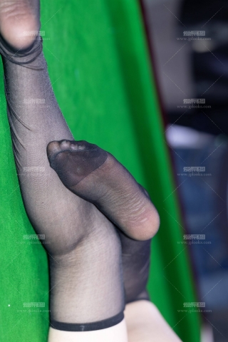 LB245-39P 杭州台球展-网红小模特允恩baby的黑丝脚底板