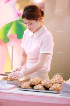 肉丝好利来小姐姐天生丽质【套图➕单反视频】