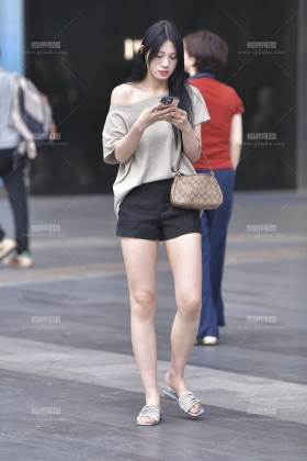 黑短裤拖鞋 50618-70