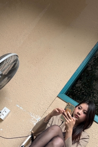 漂亮的黑丝美腿