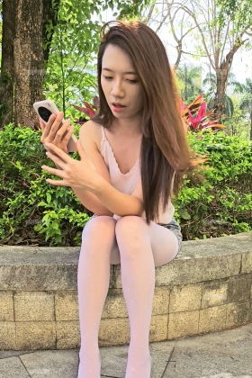 波点白丝唱歌春泥手机4K4min花絮21P