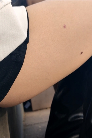 黑靴美女自摸肉大长腿4mzdmtmt