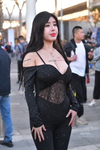 猪小七黑色紧身裤室外版第二季 250208-62