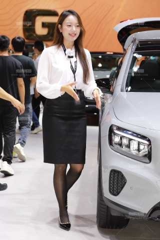 奔驰半身裙主播