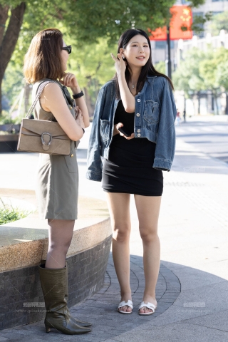 LB247-131P 上海时装周-肉感白皙大腿拖鞋少妇