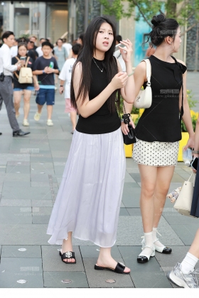 紫色半身裙拖鞋