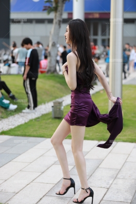 紫色低胸裙【套图➕单反视频】