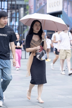 2589-2=49 偶遇韵味美足少妇