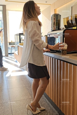 天津篇-第5集轻熟肉丝少妇点餐都玩鞋手机4K6min