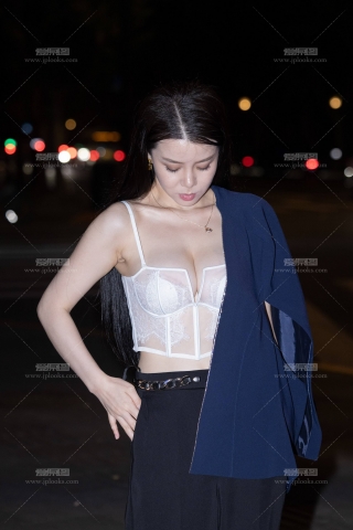 LB336-325P SS2025-时装周忽悠雪白大奶少妇脱衣展示内搭