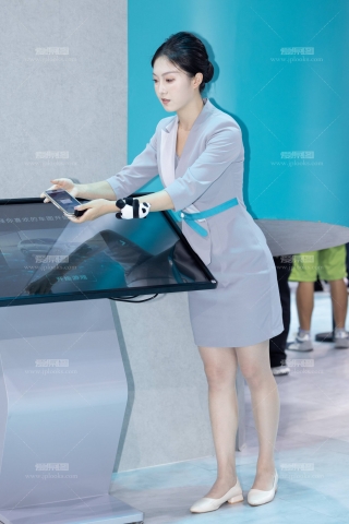 LB294-44P成都车展-捷途展台超透肉丝礼仪前台丰满美腿