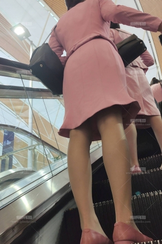 4K视频吉祥航乘务组空姐灰肉丝仙女般年轻