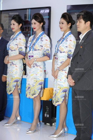 海航空姐端庄气质灰丝旗袍细高跟绝配啊