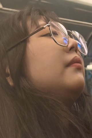 灰短裙肉腿妹子的条纹灰袜2twhwy325415