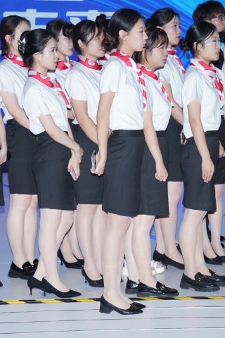 某大型展会三大运营商、机场等职业装丝袜美女图集