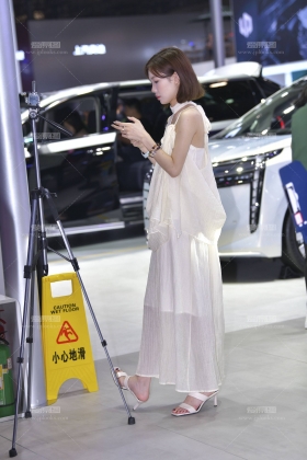 白色莎裙 250601-35